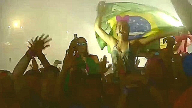 Подборка Hardwell зіграв “Путін Хуйло” на найбільшому музичному фестивалі світу Tomorrowland.