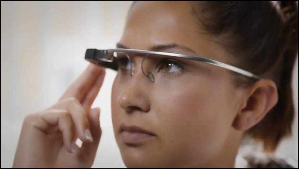Подборка Google пояснил, что очки Google Glass не могут читать мысли