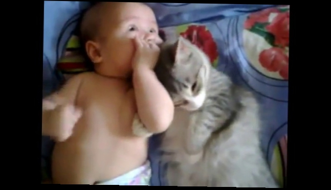 Подборка Кошка обнимает малыша