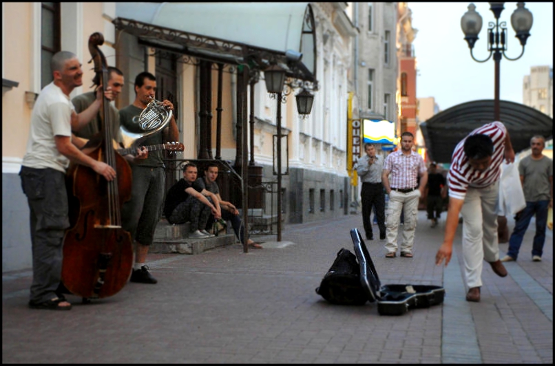 Музыкантам на московском Арбате начнут выдавать