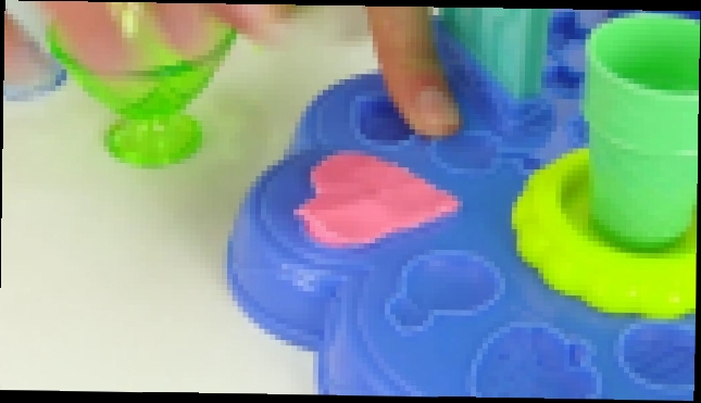 Подборка Видео для детей. Китти и Тося - готовим венскую вафлю. Играем с Play-Doh. Развивающее видео.