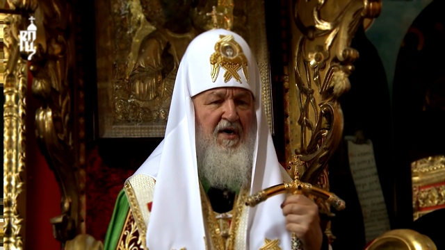 Подборка Патриарх Кирилл молился за вечерним богослужением в Пантелеимоновом монастыре на Афоне