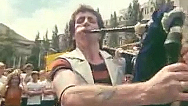 Подборка AC-DC-Its a long way to the top (if you want to rock n roll) - YouTube[via torchbrowser.com]