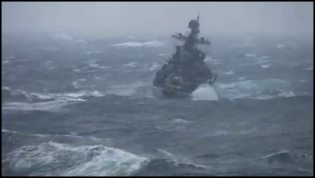 Шторм 9 баллов видео. Адмирал Ушаков эсминец в шторм. Эсминец Адмирал Ушаков шторм 9 баллов. Шторм 7 баллов. Картинки шторм 7 баллов.
