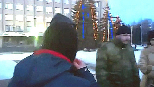 Подборка Один в поле воин. В Славянске дедушка спас памятник Ленину. Готов был умереть.