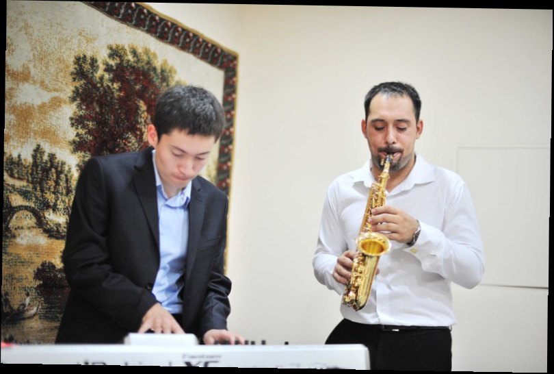 Объявление Саксофонист Алматы на 8 марта