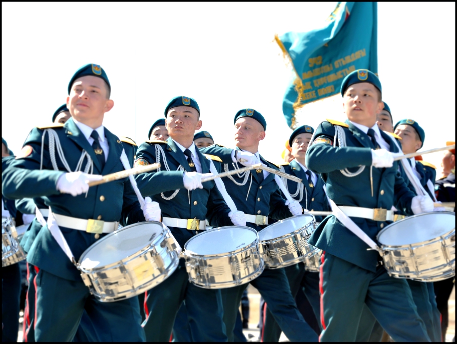 «Самый крупный в истории армии РК парад войск